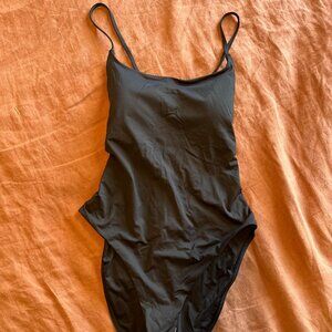 Everlane Women's Black Swimsuit Nyle